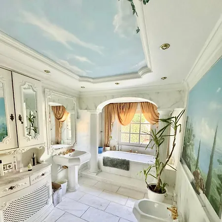 Romantiksuite بالسور