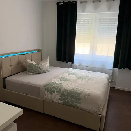 Romantiksuite شقة بالسور